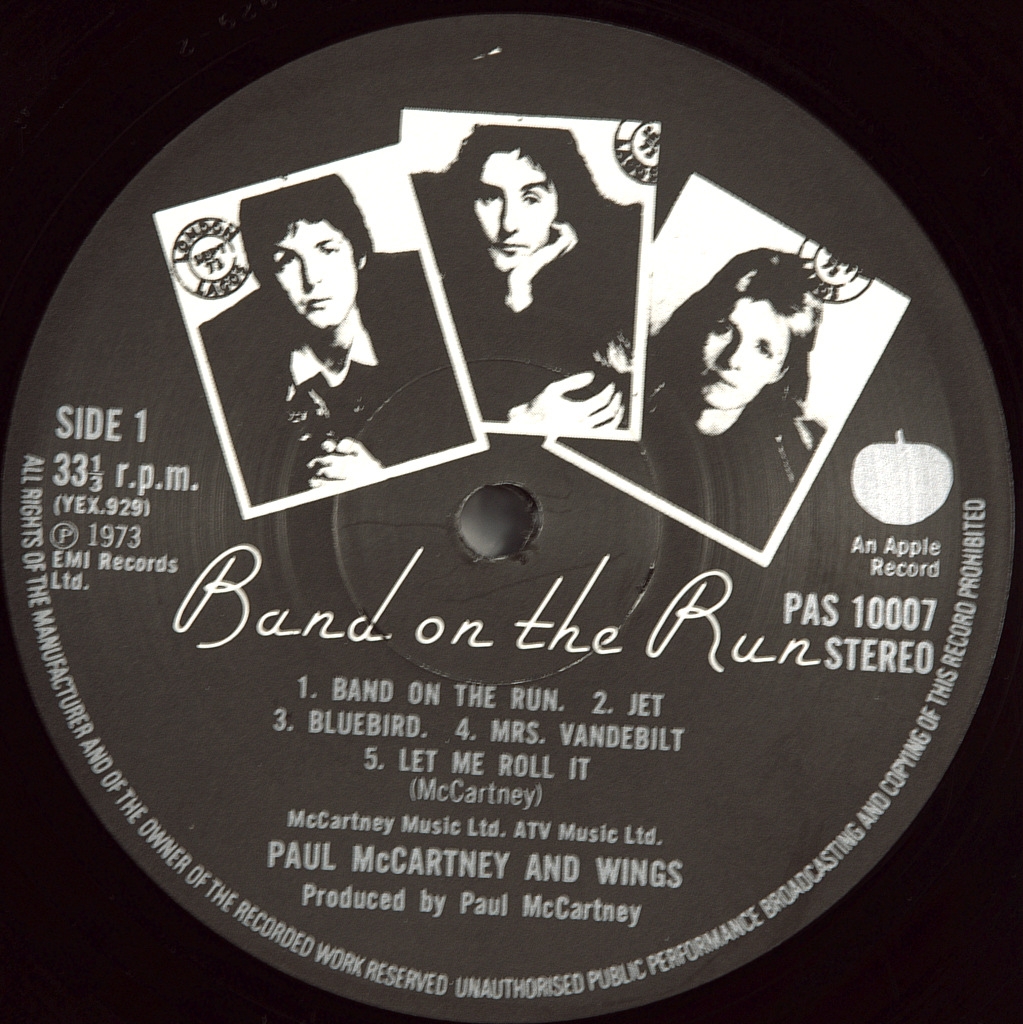 Paul mccartneys band. Paul MCCARTNEY Band on the Run. Paul MCCARTNEY & Wings (1973). Wings Band on the Run 1973. Wings’ Band on the Run LP 1973.