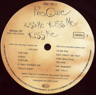 KISS ME, KISS ME